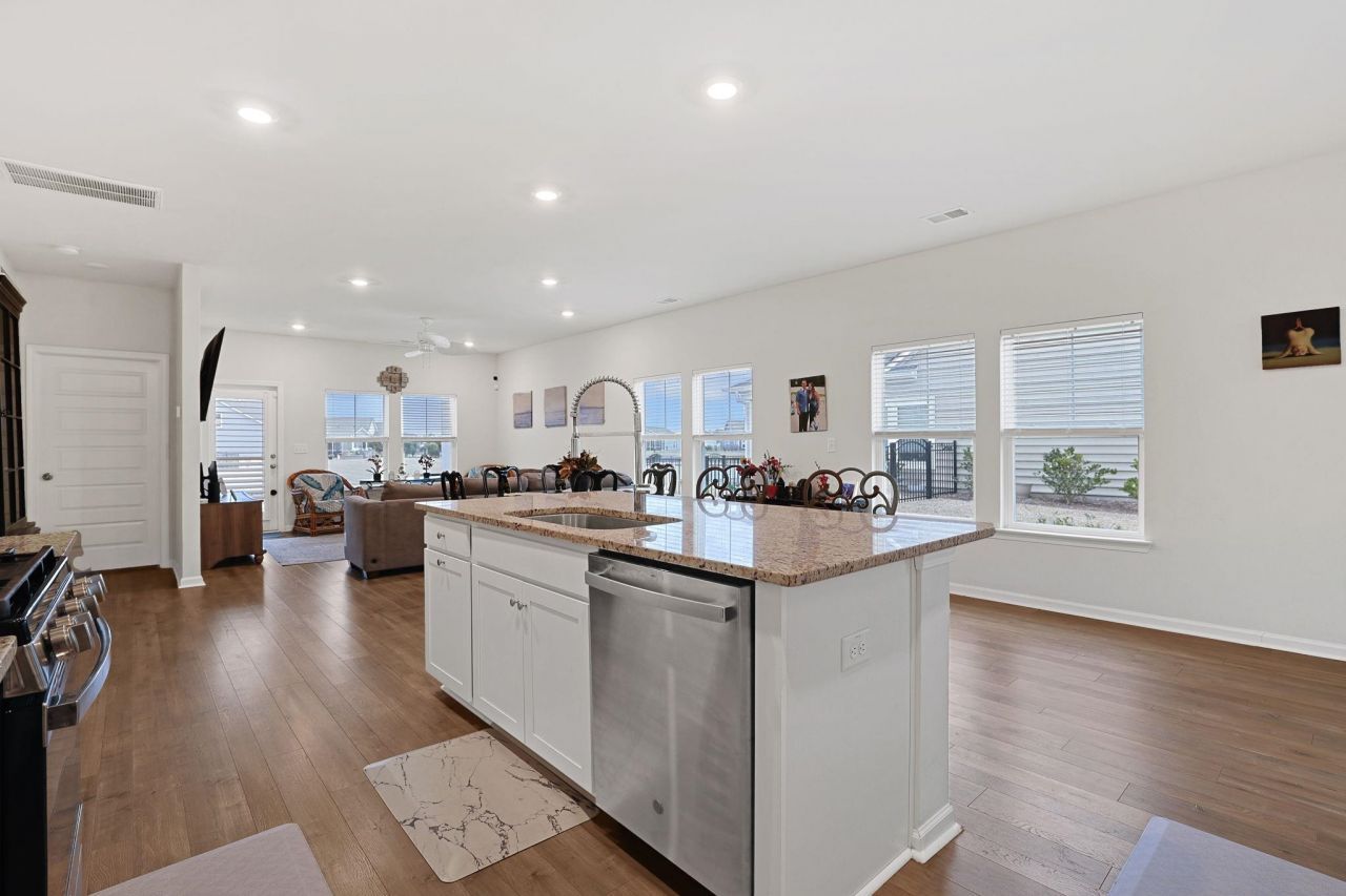 3061 Sistine St. Photo 11