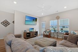 3061 Sistine St. photo 4