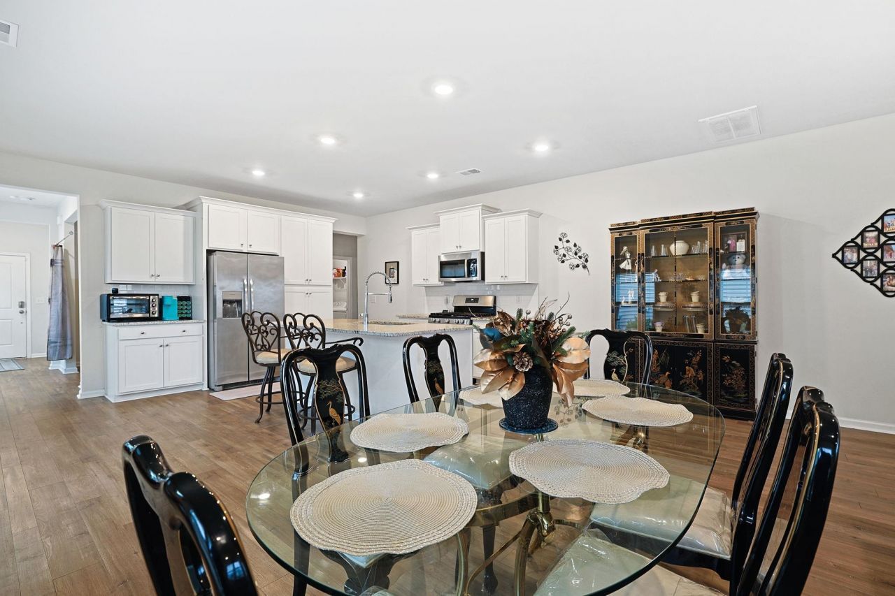 3061 Sistine St. Photo 7