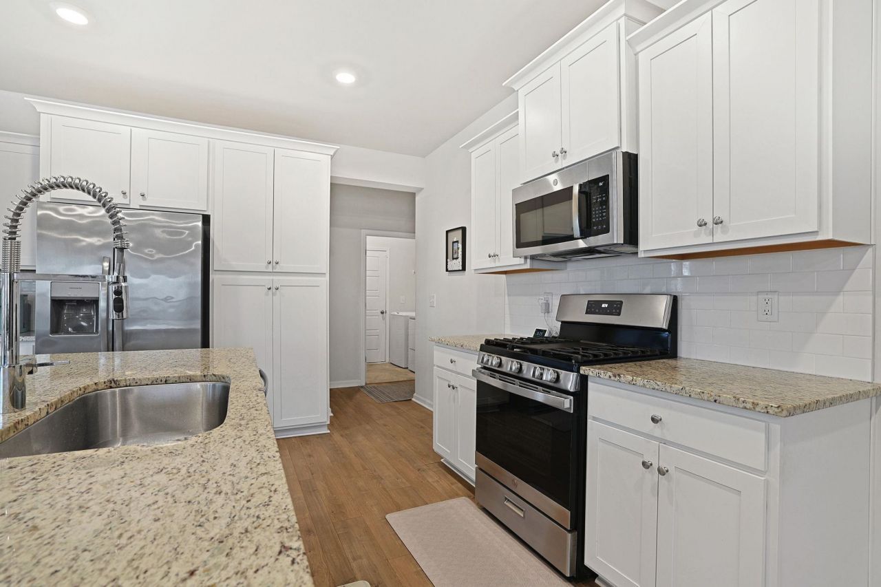 3061 Sistine St. Photo 9