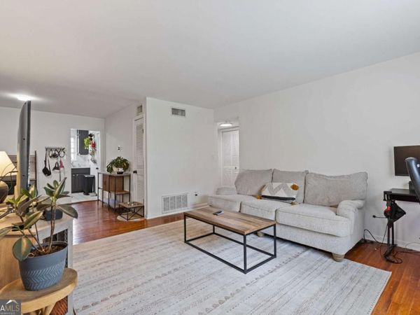 3510 Roswell Road, Unit M3, Atlanta, GA 30305