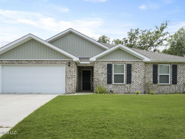 211 Hawthorne Drive, Long Beach, MS 39560