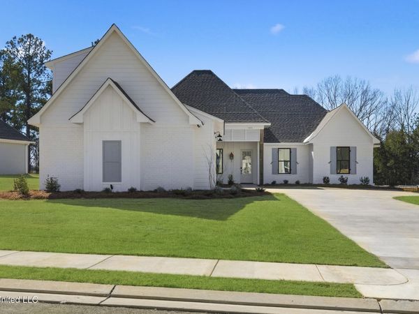 105 Grayson Way, Madison, MS 39110