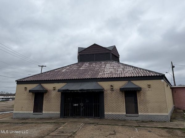 1315 W Highway 80 , Jackson, MS 39204