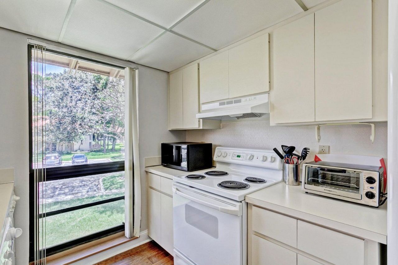 130 Brackenwood Road, Palm Beach Gardens, FL 33418 Photo