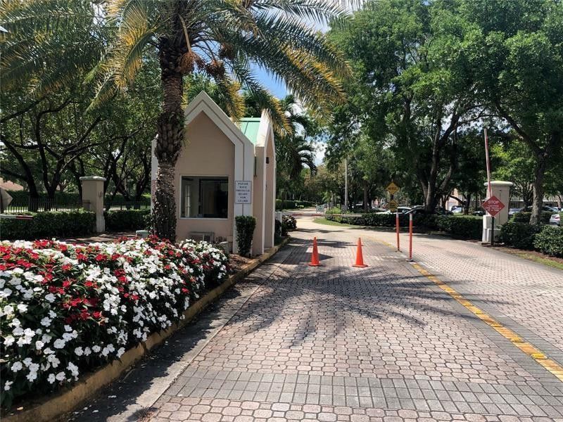 2580 NW 103rd Avenue, Unit 406, Sunrise, FL 33322 Photo