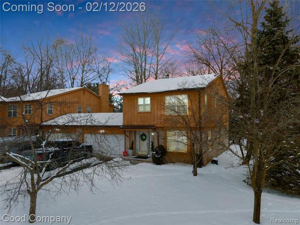 20988 Foxtree Court, Southfield, MI 48075