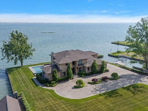 8349 Dixie Highway, Ira Twp, MI 48023