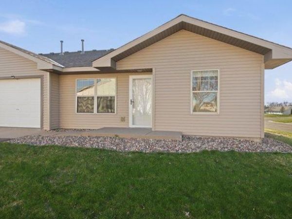 300 Cedar Street, Unit 15, Baldwin, WI 54002