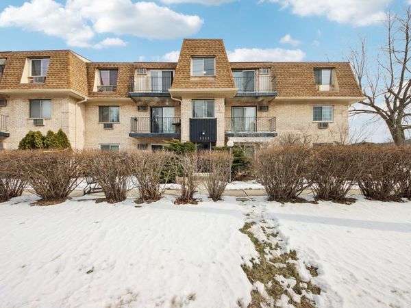 1111 Bloomingdale Road, Unit 2A, Glendale Heights, IL 60139