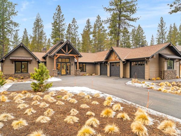 56282 Elk Run Drive, Unit 404, Bend, OR 97707