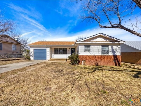 11 Bellaire Avenue , Lampasas, TX 76550