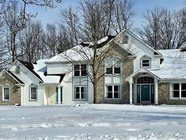 371 Nantucket Drive, Avon Lake, OH 44012