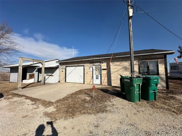 2817 Carver Road, Winterset, IA 50273
