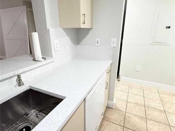 2901 Riverside Drive, Unit 102, Coral Springs, FL 33065