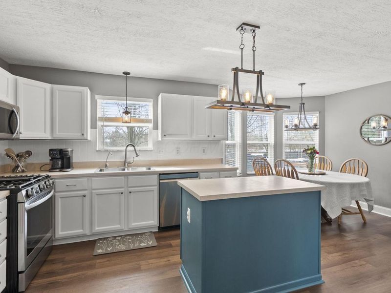 3277 Longspur Drive, Columbus, OH 43228 Photo 3