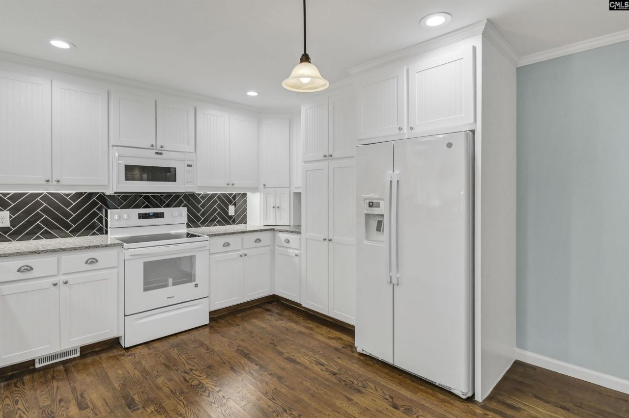 702 Hope Ferry Road  Photo 9