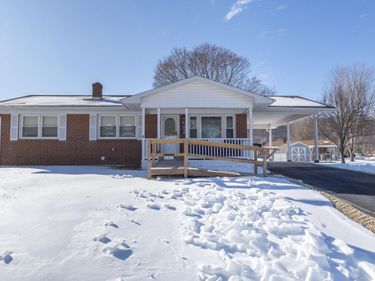 401 Corner Dr , Covington, VA 24426