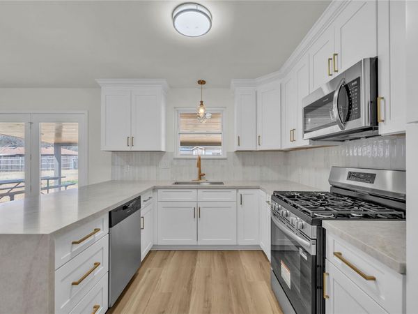 514 Sara DR, Round Rock, TX 78664