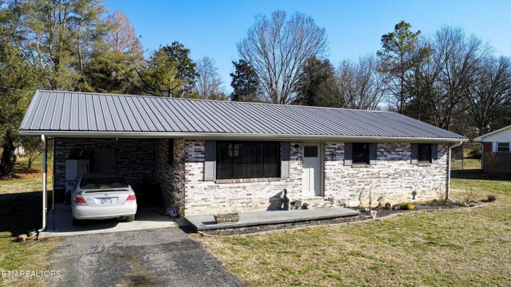 518 Fairfield Drive, Newport, TN 37821 Main Photo