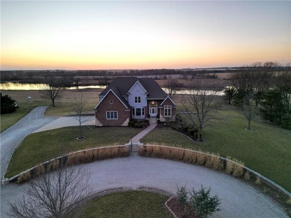 4631 S Country Club Road, Chanute, KS 66720
