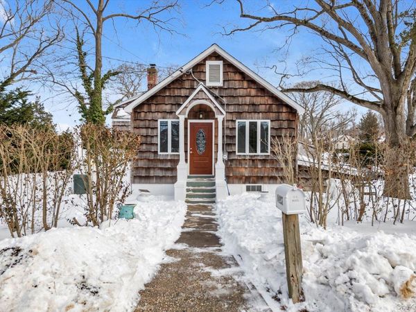 1117 Saint Johnland Road, Kings Park, NY 11754