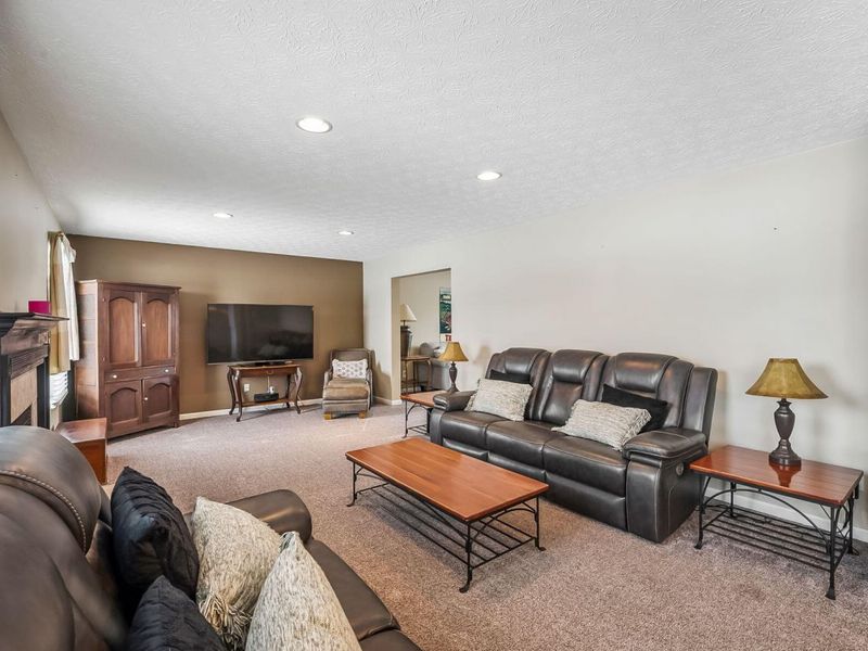 161 Chestnut Estates Drive, Commercial Point, OH 43116 Photo 16