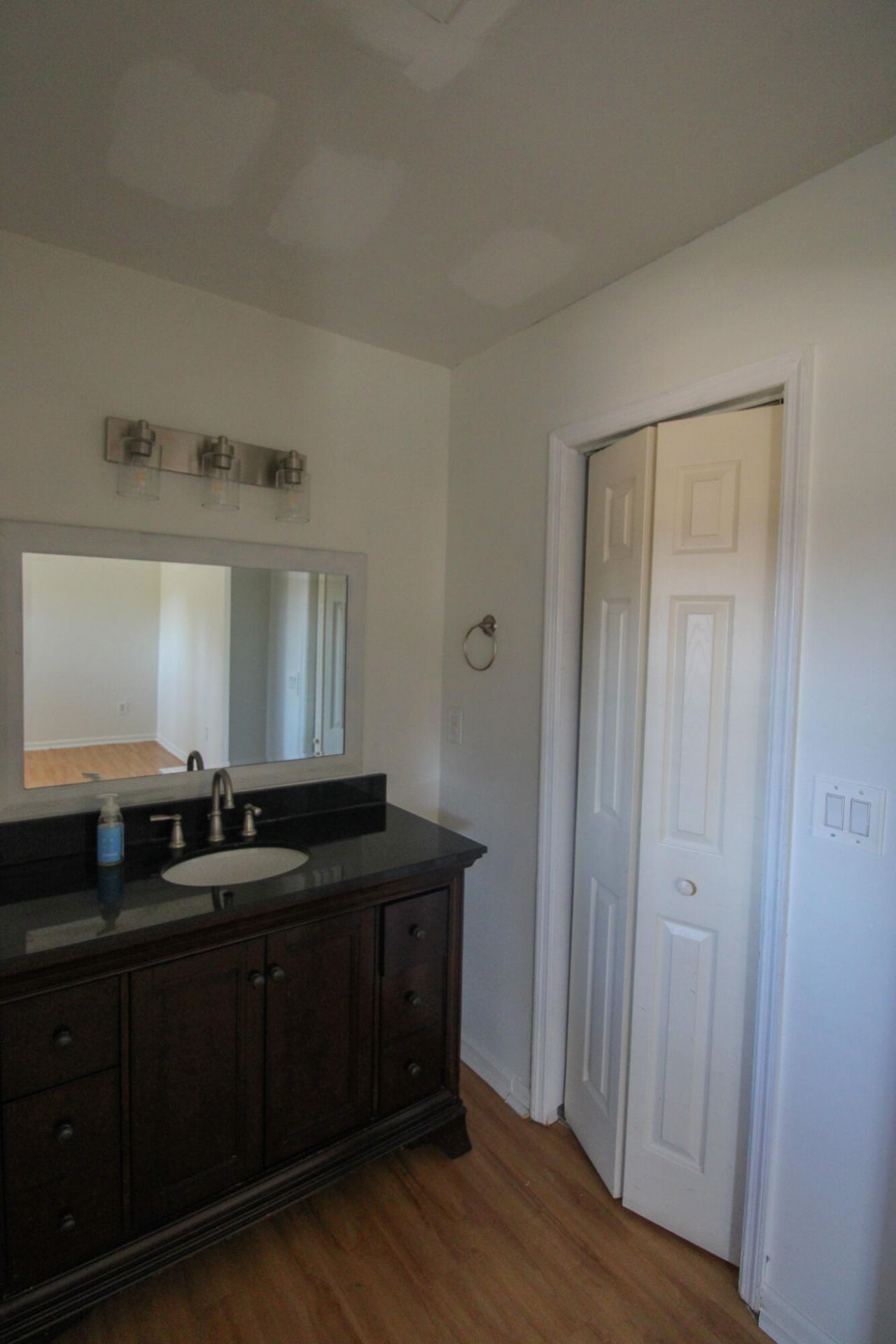 2004 Vestry Drive Photo 16