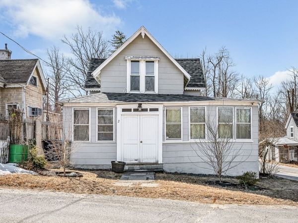 2 Lakeview Ave, Sterling, MA 01564