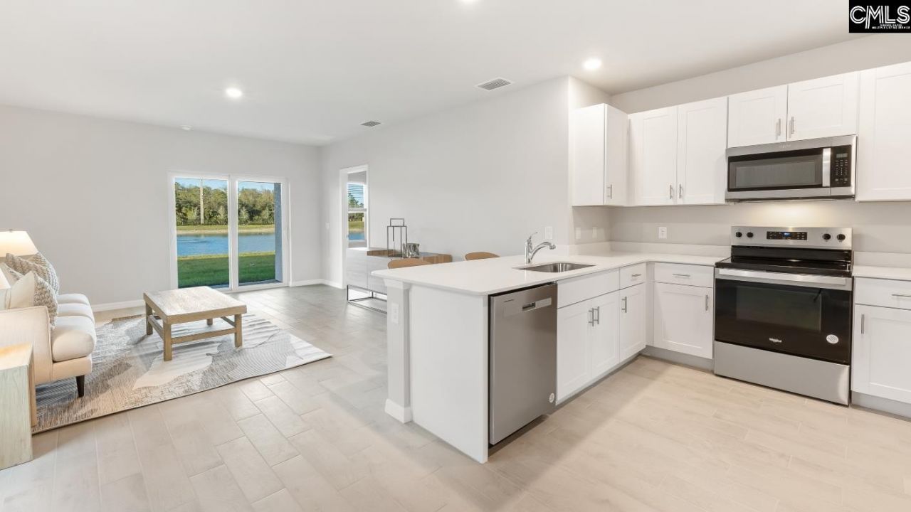 450 Wisteria Walk Way  Photo 5