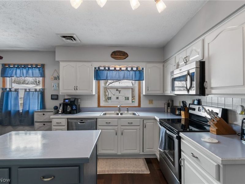 295 High Point Drive, Wadsworth, OH 44281 Photo 12