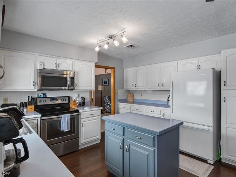 295 High Point Drive, Wadsworth, OH 44281 Photo 13