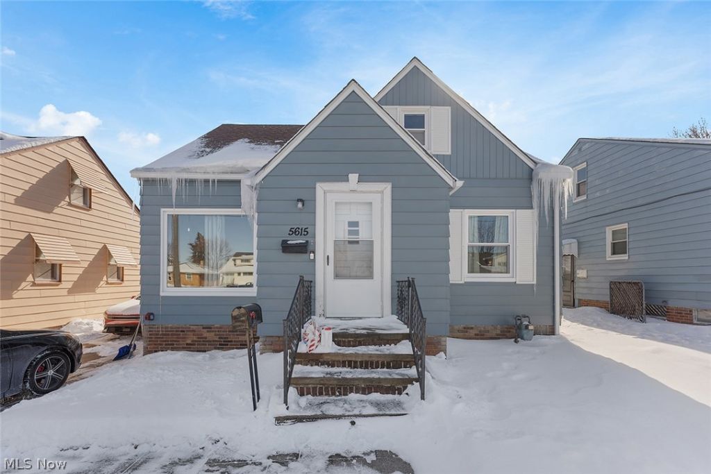 5615 Snow Road, Parma, OH 44129 Main Photo