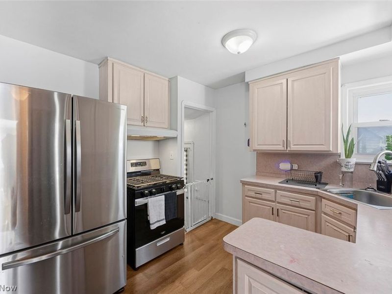 5615 Snow Road, Parma, OH 44129 Photo 10