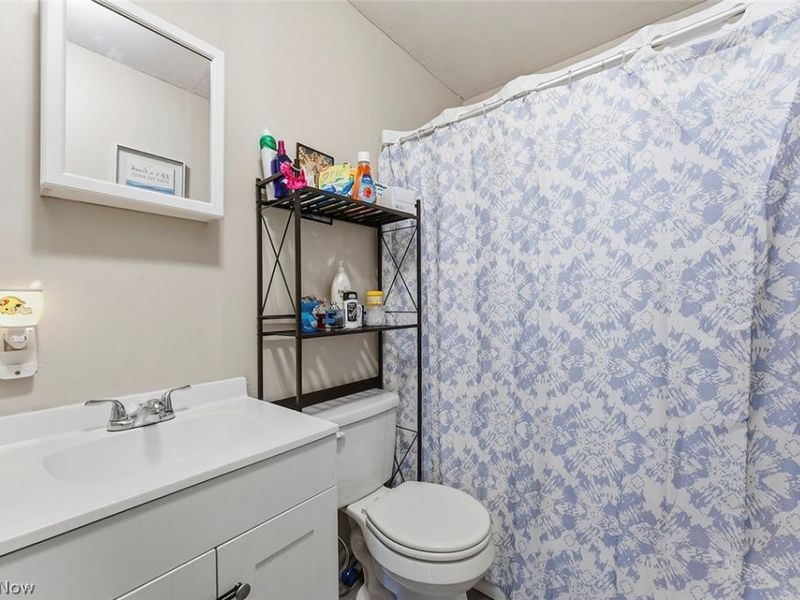 5615 Snow Road, Parma, OH 44129 Photo 16