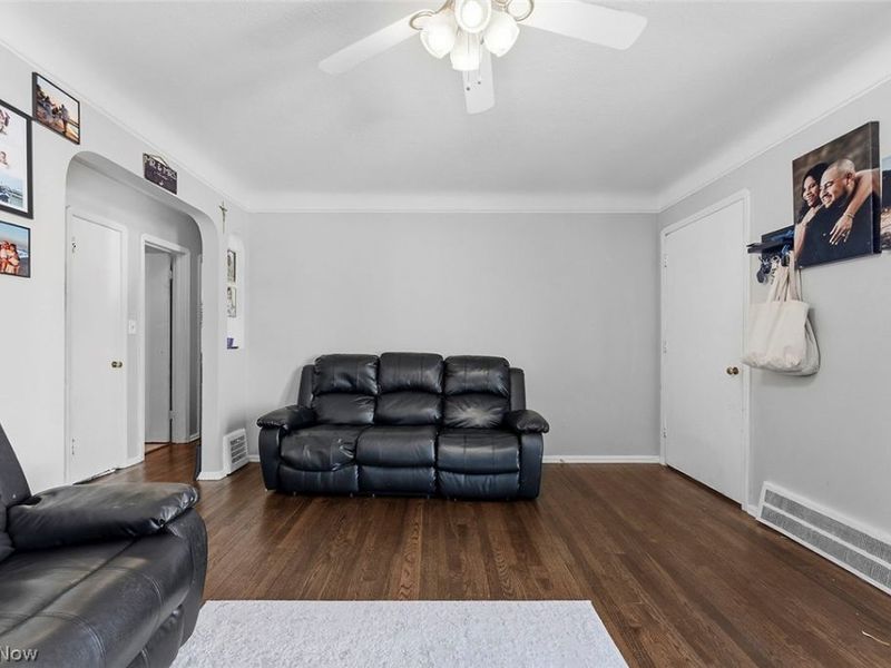 5615 Snow Road, Parma, OH 44129 Photo 6