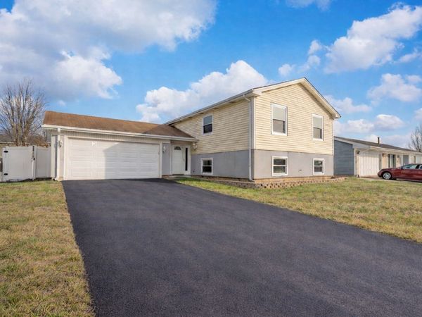 1680 Nautilus Lane, Hanover Park, IL 60133