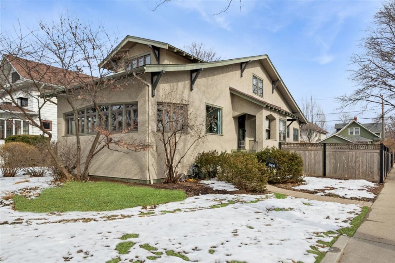 644 Wesley Avenue, Oak Park, IL 60304