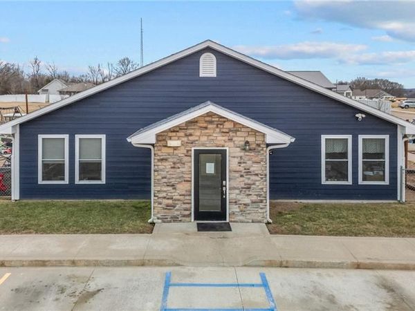 2707 MATTHEW Drive, Sedalia, MO 65301