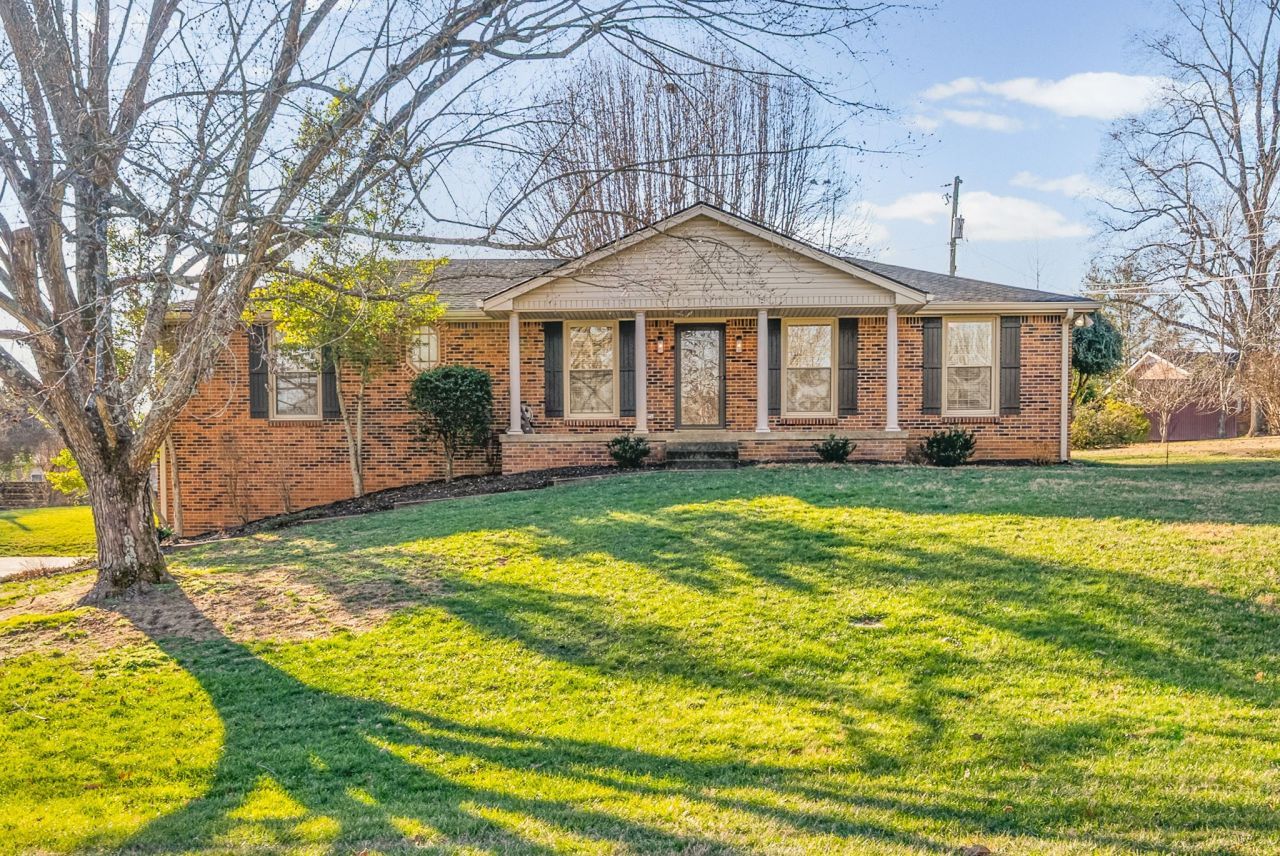 424 Rivermont Dr, Clarksville, TN 37043 Main Photo