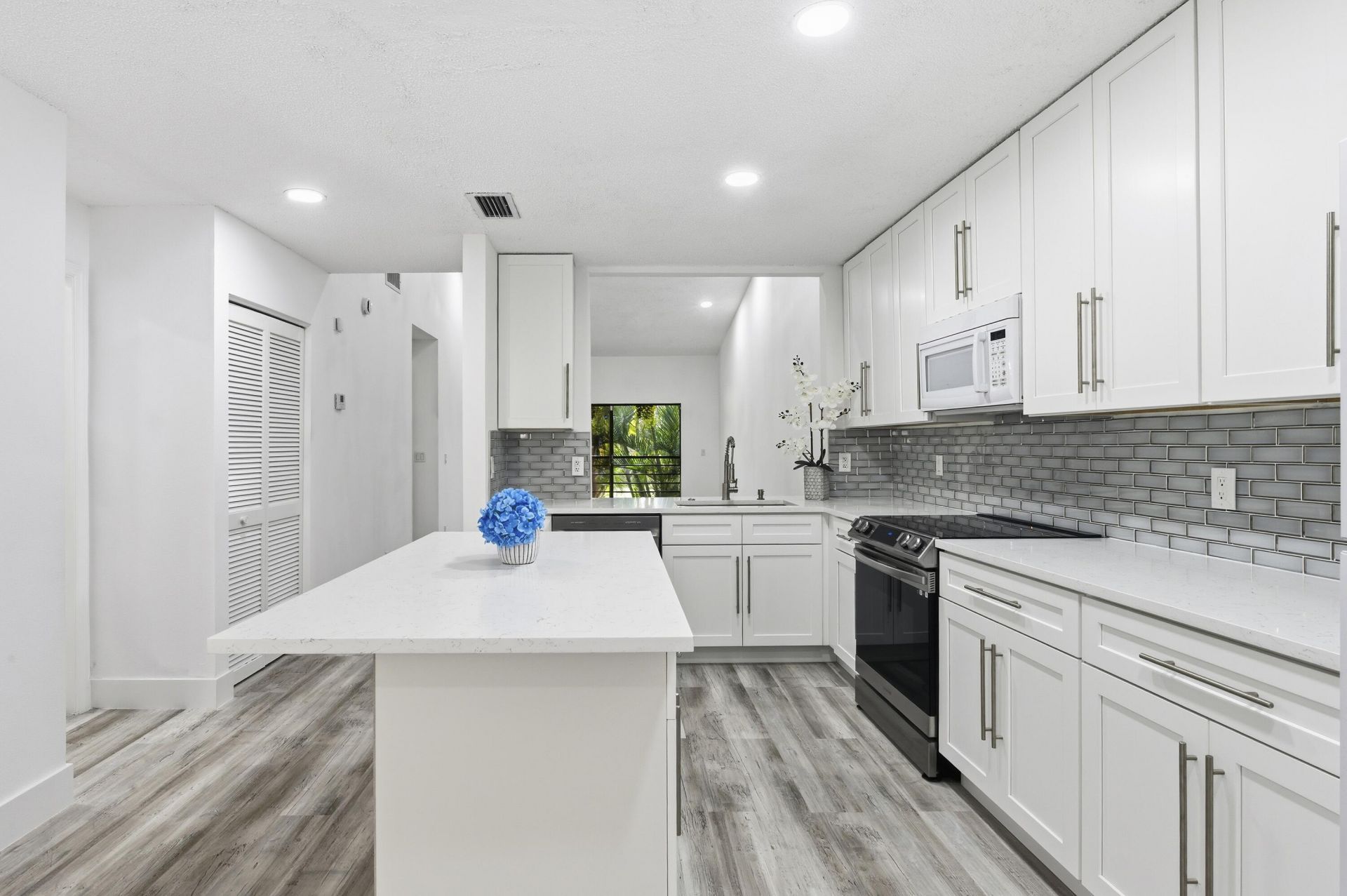 10188 Mangrove Drive, Unit 204, Boynton Beach, FL 33437 Photo