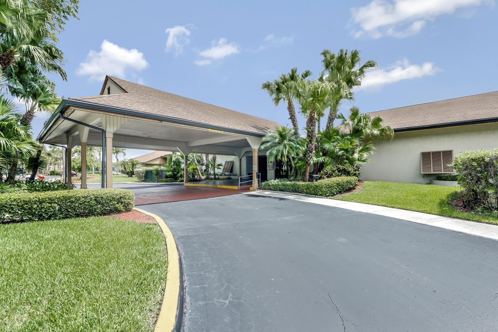 10188 Mangrove Drive, Unit 204, Boynton Beach, FL 33437 Photo