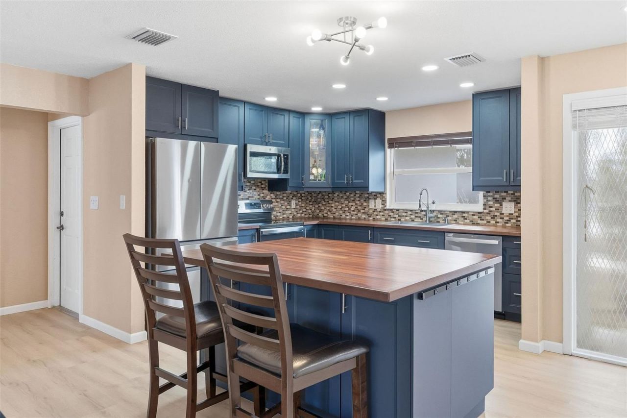 7891 1st Street Ne, Saint Petersburg, FL 33702 Photo