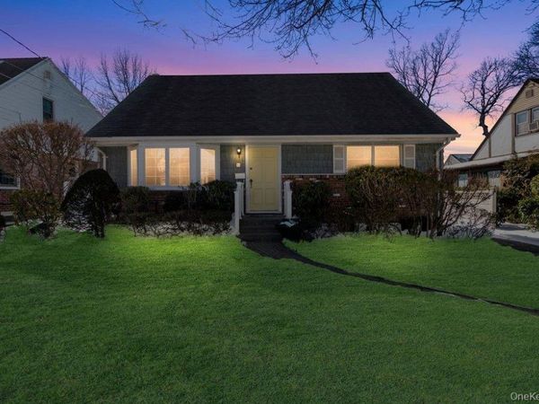 91 Drake Street, Malverne, NY 11565