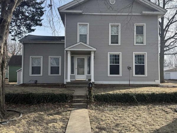 321 Jefferson, Wapello, IA 52653