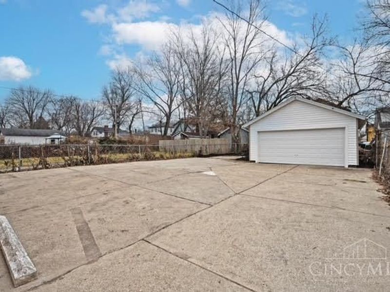 1933 Northcut Avenue, Cincinnati, OH 45237 Photo 39