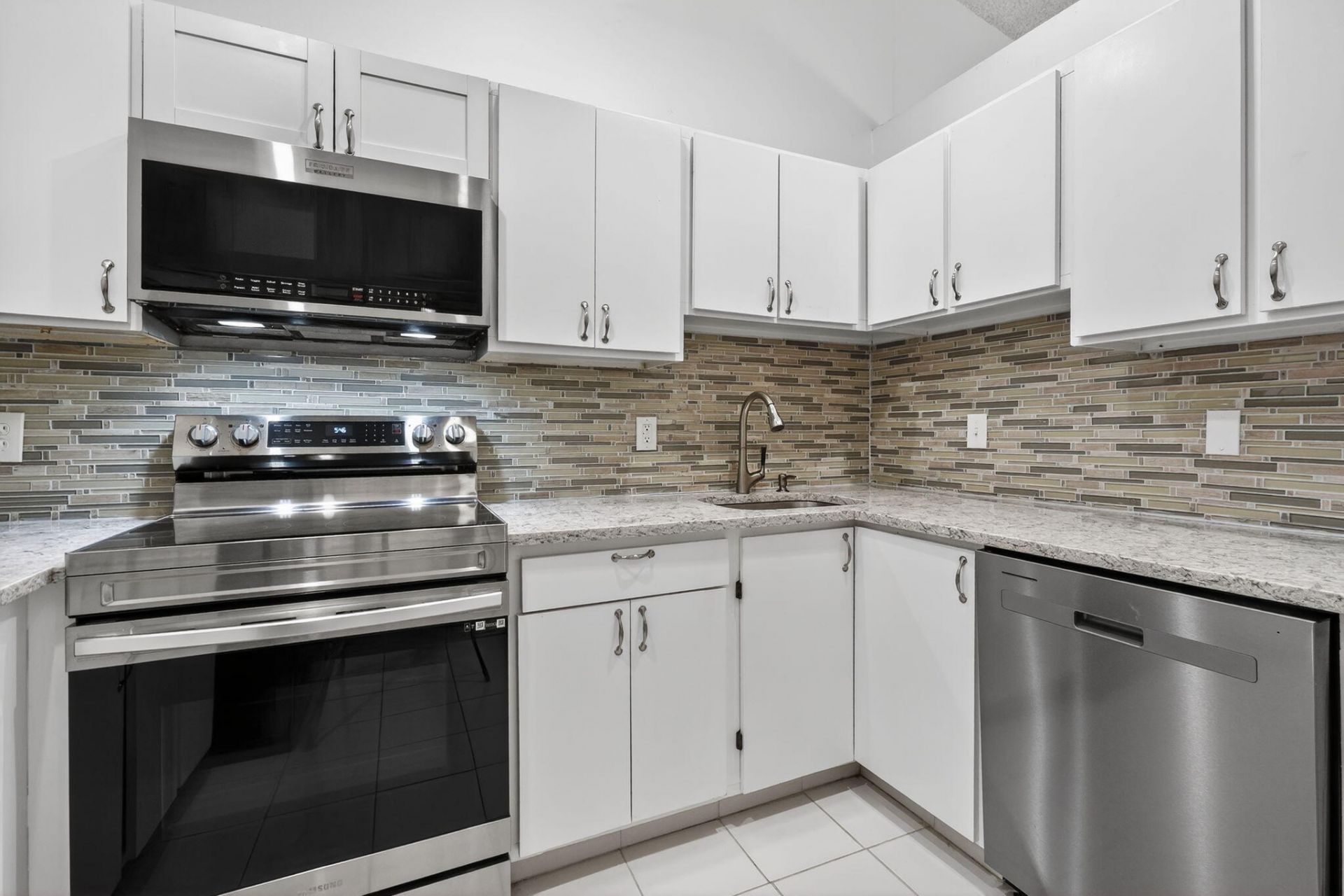 6572 Chasewood Drive, Unit F, Jupiter, FL 33458 Photo