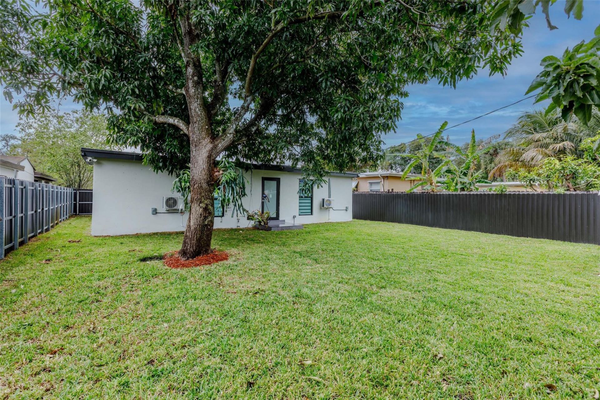 2633 NW Taft Street, Hollywood, FL 33020 Photo