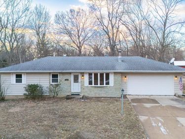 4507 GREENLAWN Court, Pekin, IL 61554