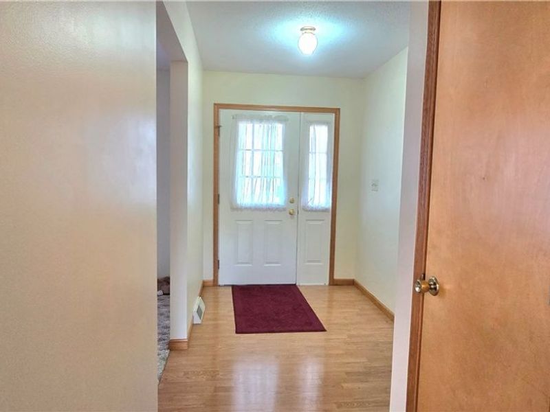 79 2nd Street Street, Frazeysburg, OH 43822 Photo 7